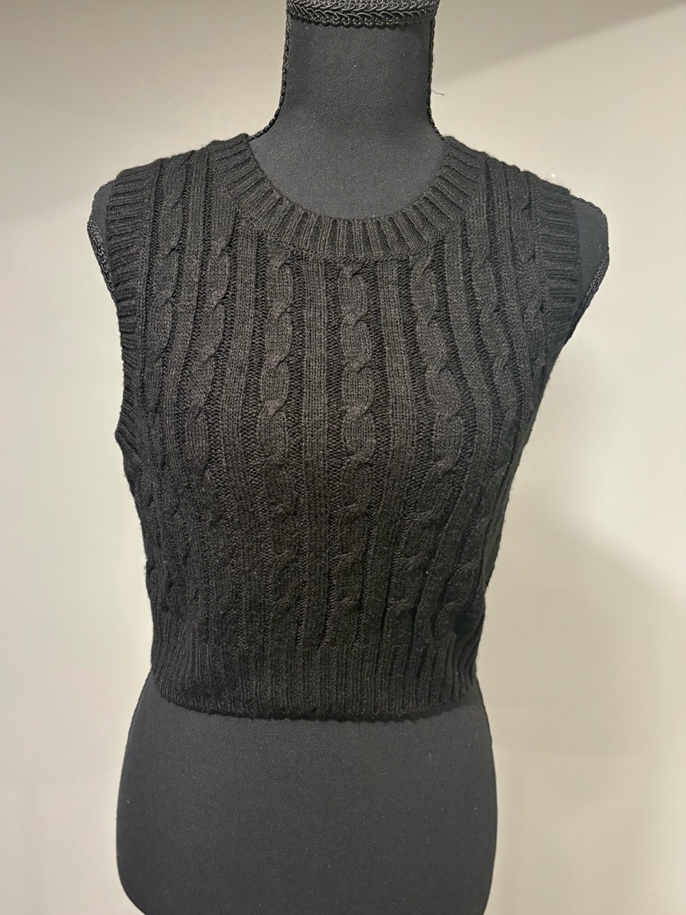 H&M Black Ribbed Cable Knit Crop Tank